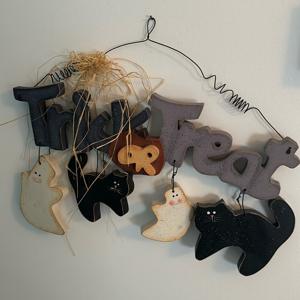 🎃 Trick or Treat wooden sign 👻